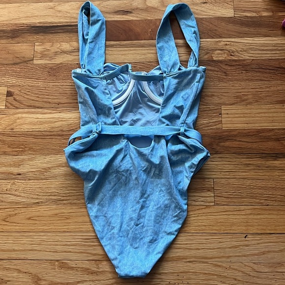 WEWOREWHAT  Vintage Danielle Belted Underwire One Piece Swimsuit MEDIUM - Picture 5 of 7